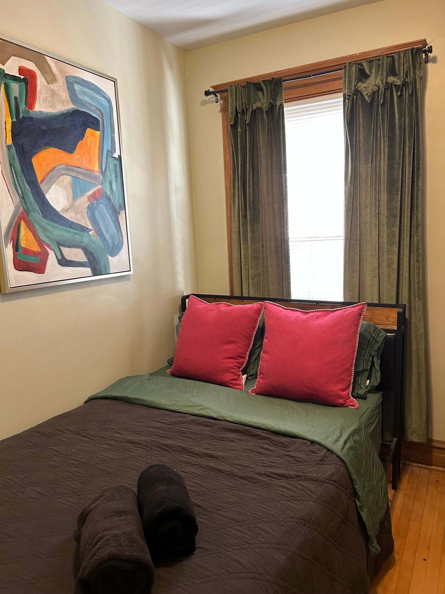 Green Room In Dorothys Bnb ชิคาโก ภายนอก รูปภาพ